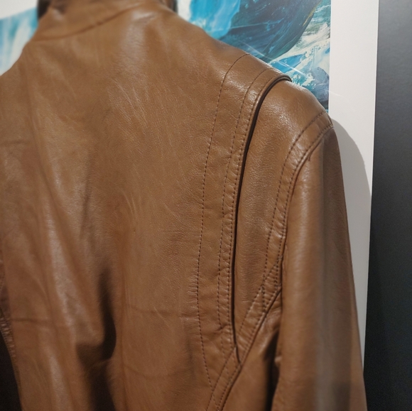 Faux leather moto jacket worn twice - Picture 4 of 4